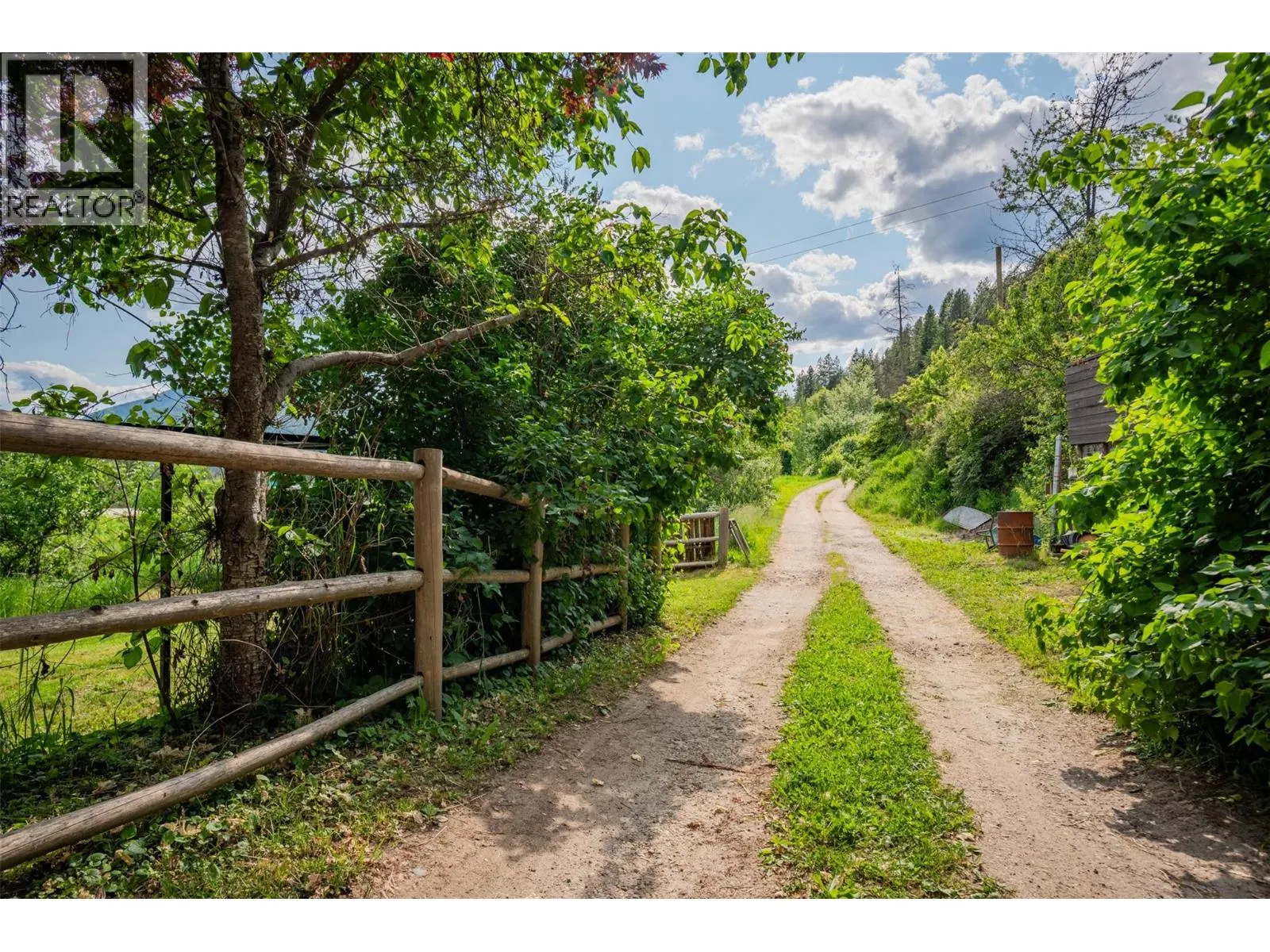 3216 SOUTH SLOCAN VILLAGE Road
