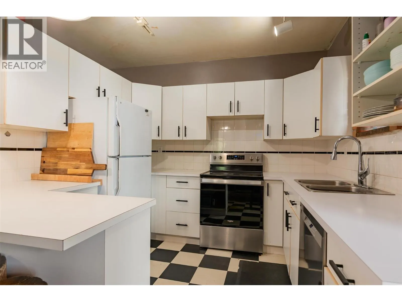 3216 SOUTH SLOCAN VILLAGE Road