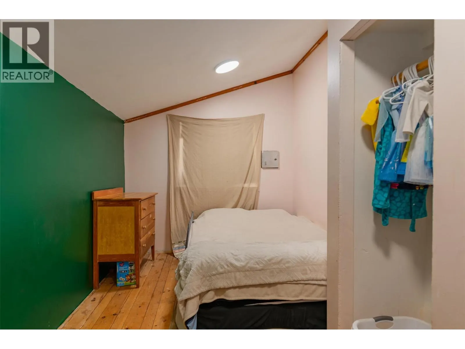 3216 SOUTH SLOCAN VILLAGE Road