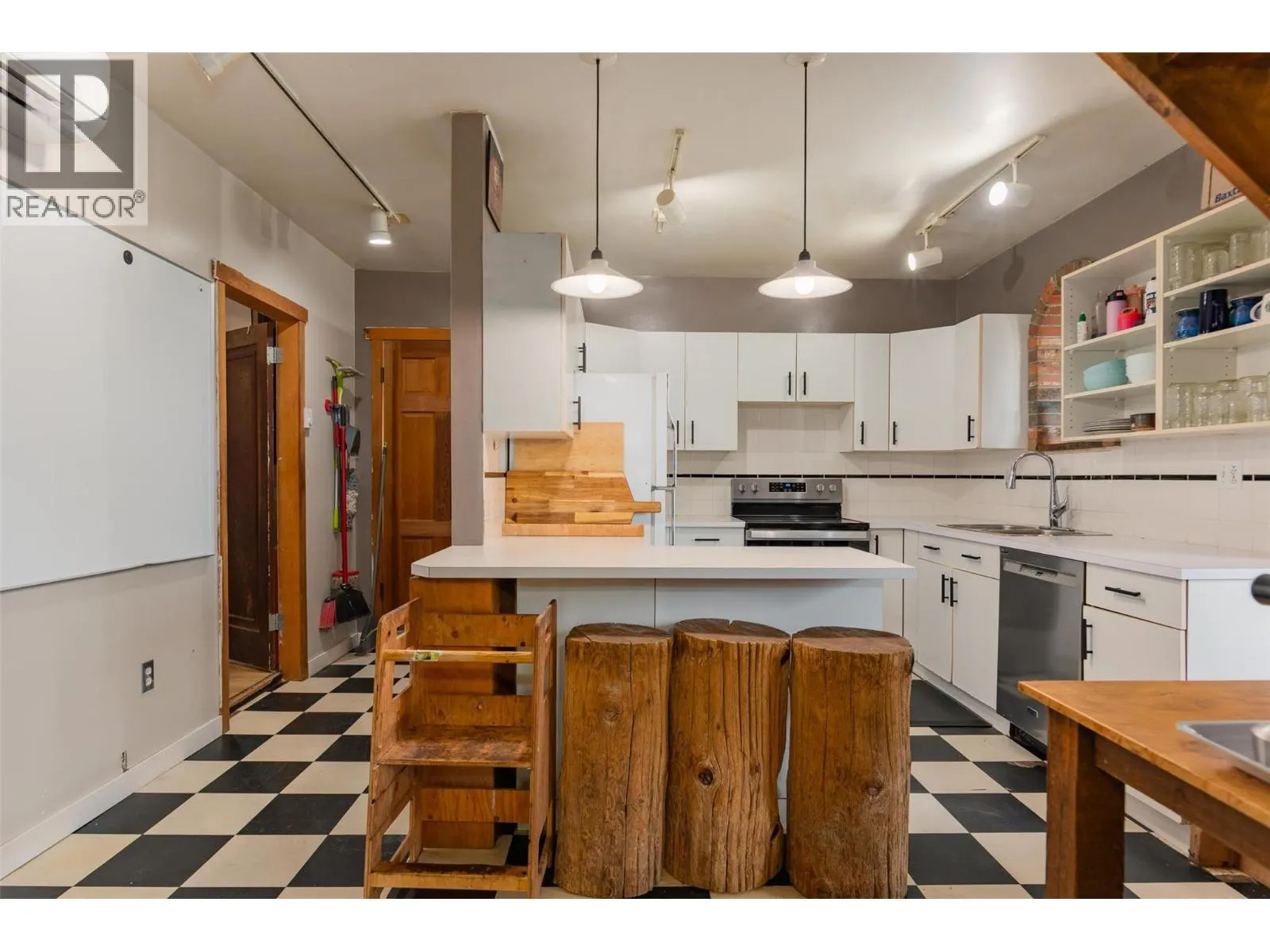 3216 SOUTH SLOCAN VILLAGE Road