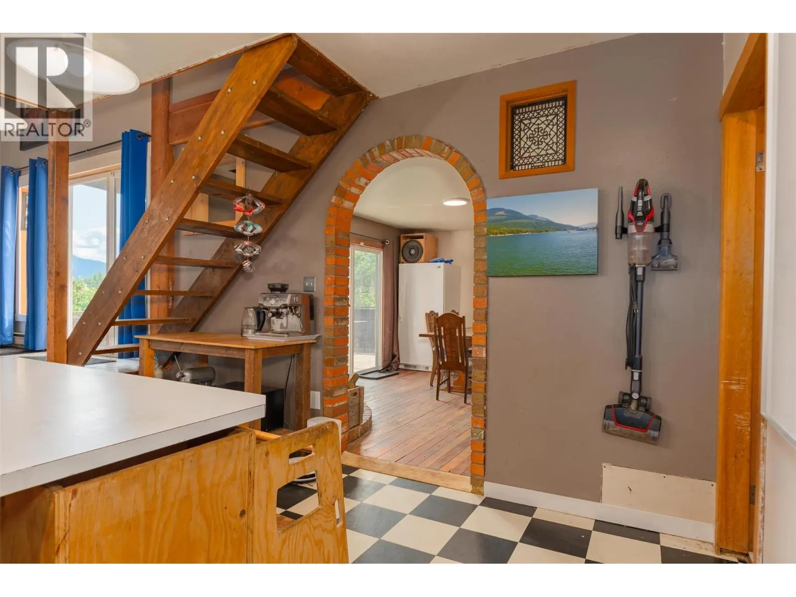3216 SOUTH SLOCAN VILLAGE Road
