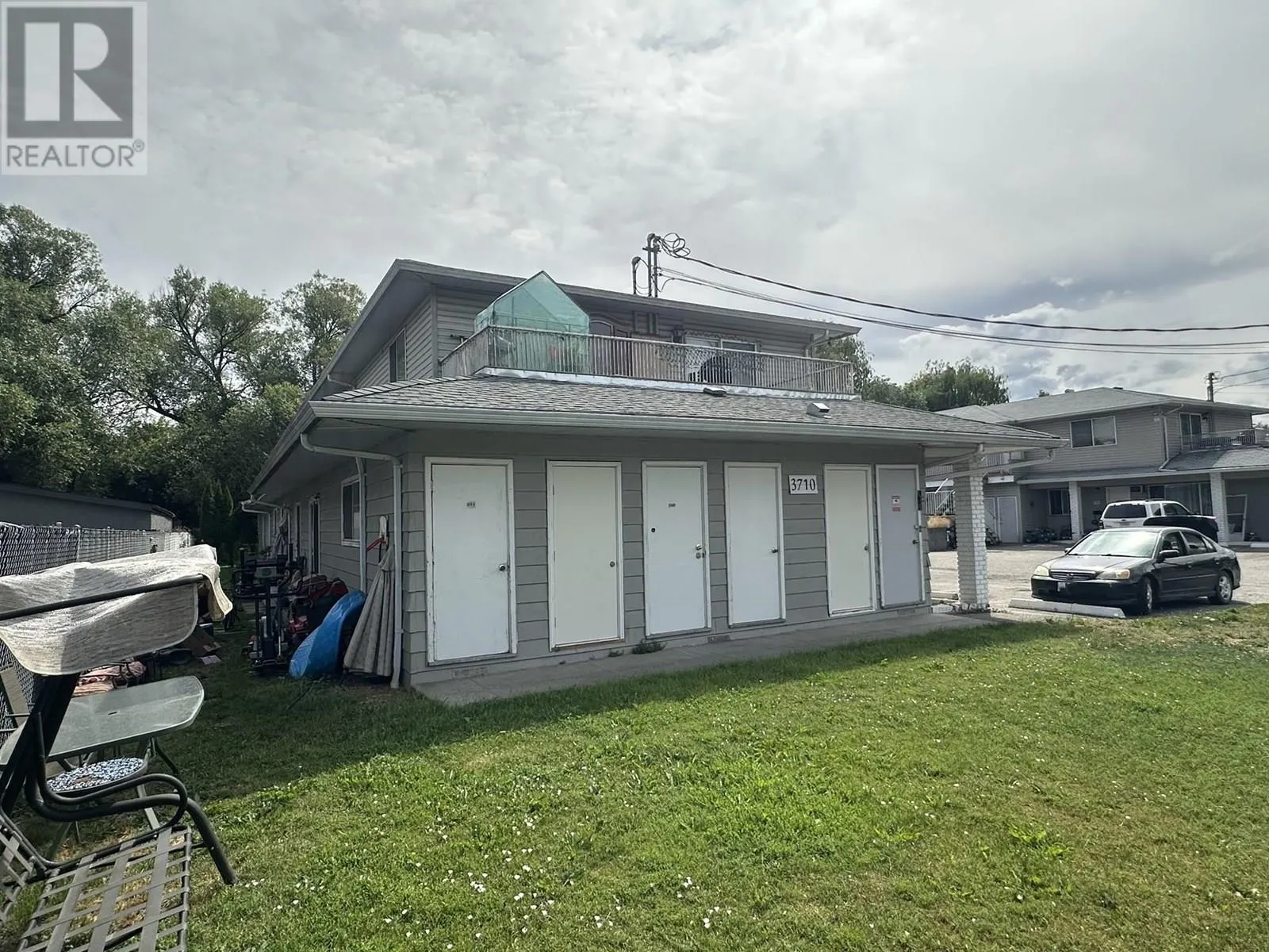 3710-3712 24 Avenue