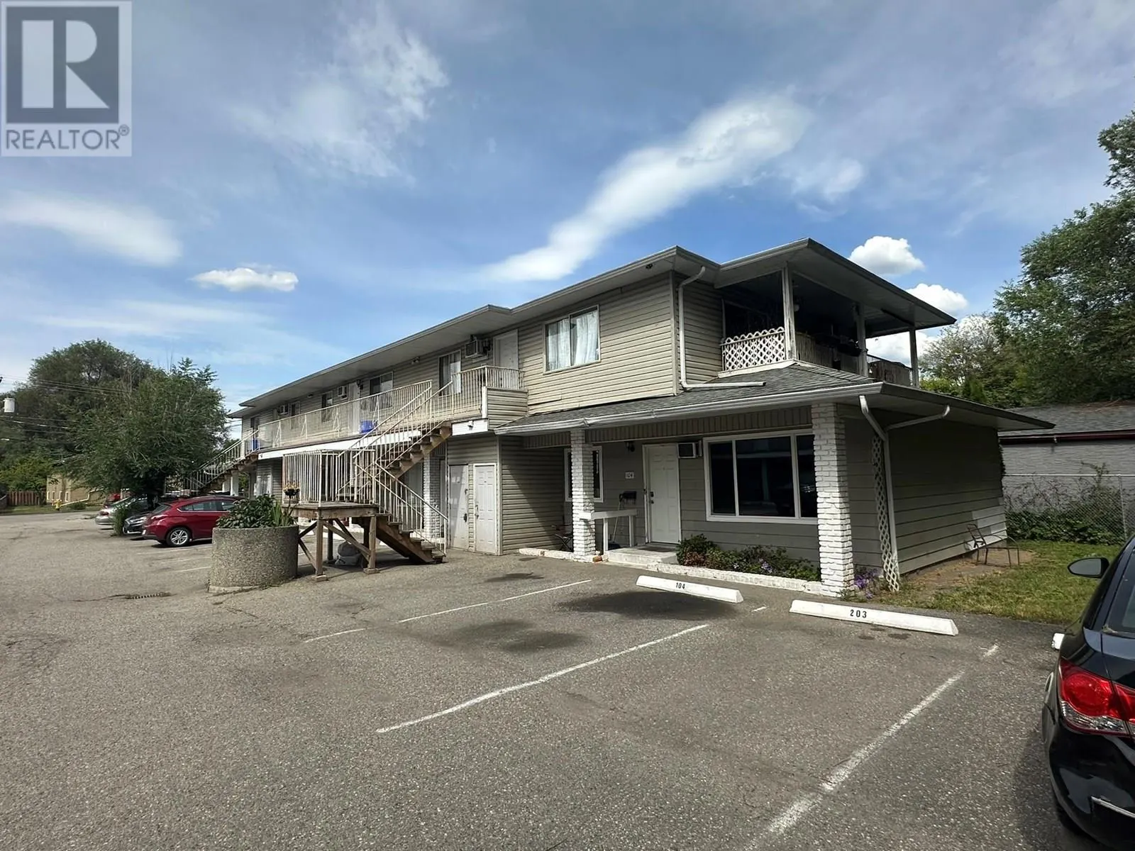 3710-3712 24 Avenue