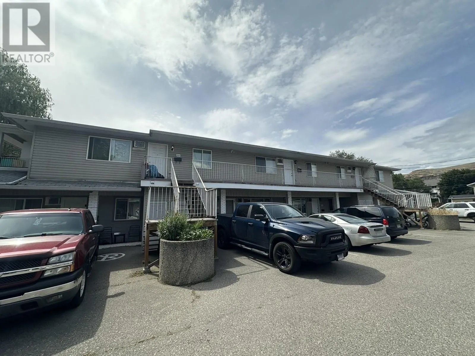 3710-3712 24 Avenue
