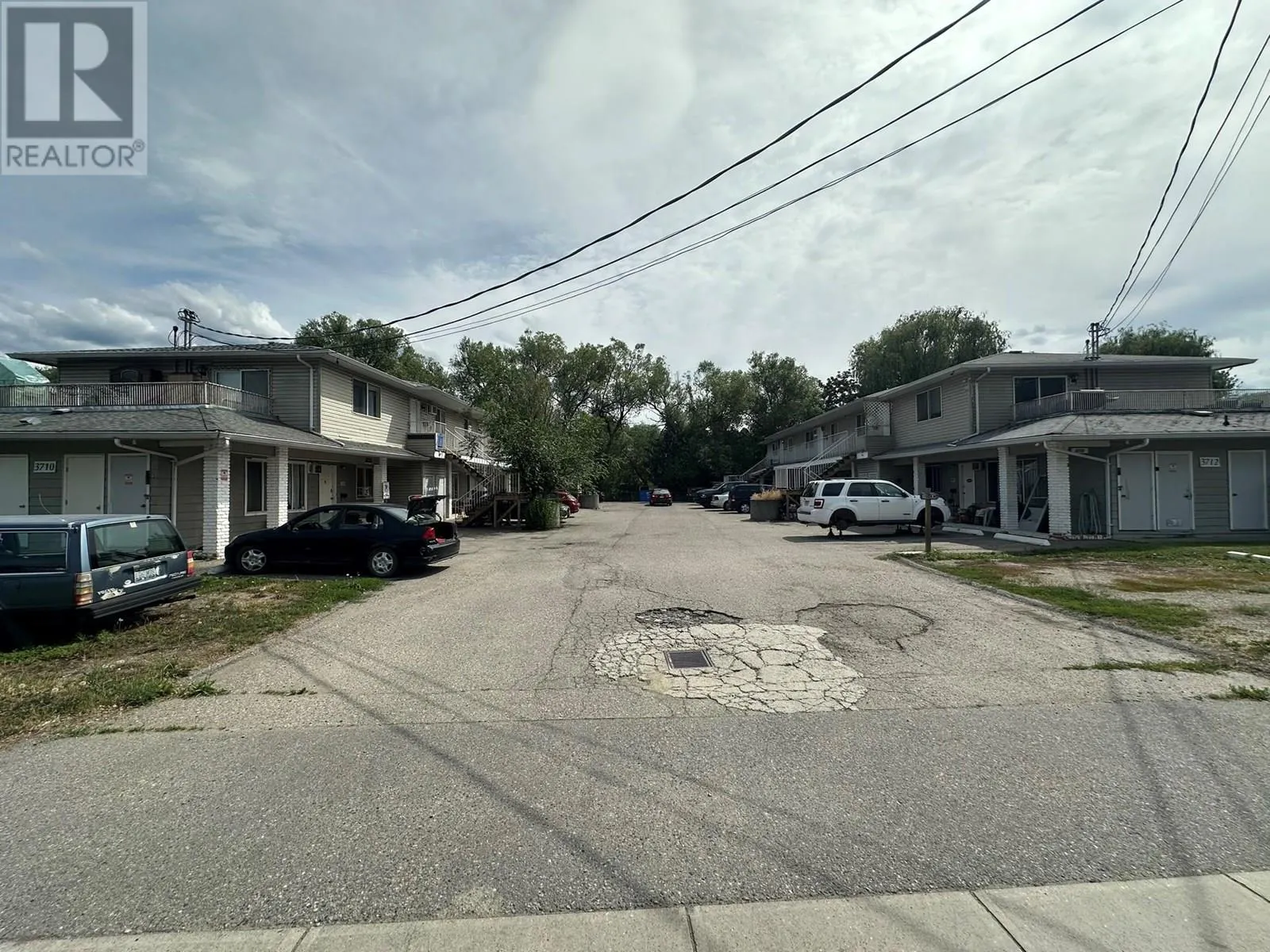 3710-3712 24 Avenue