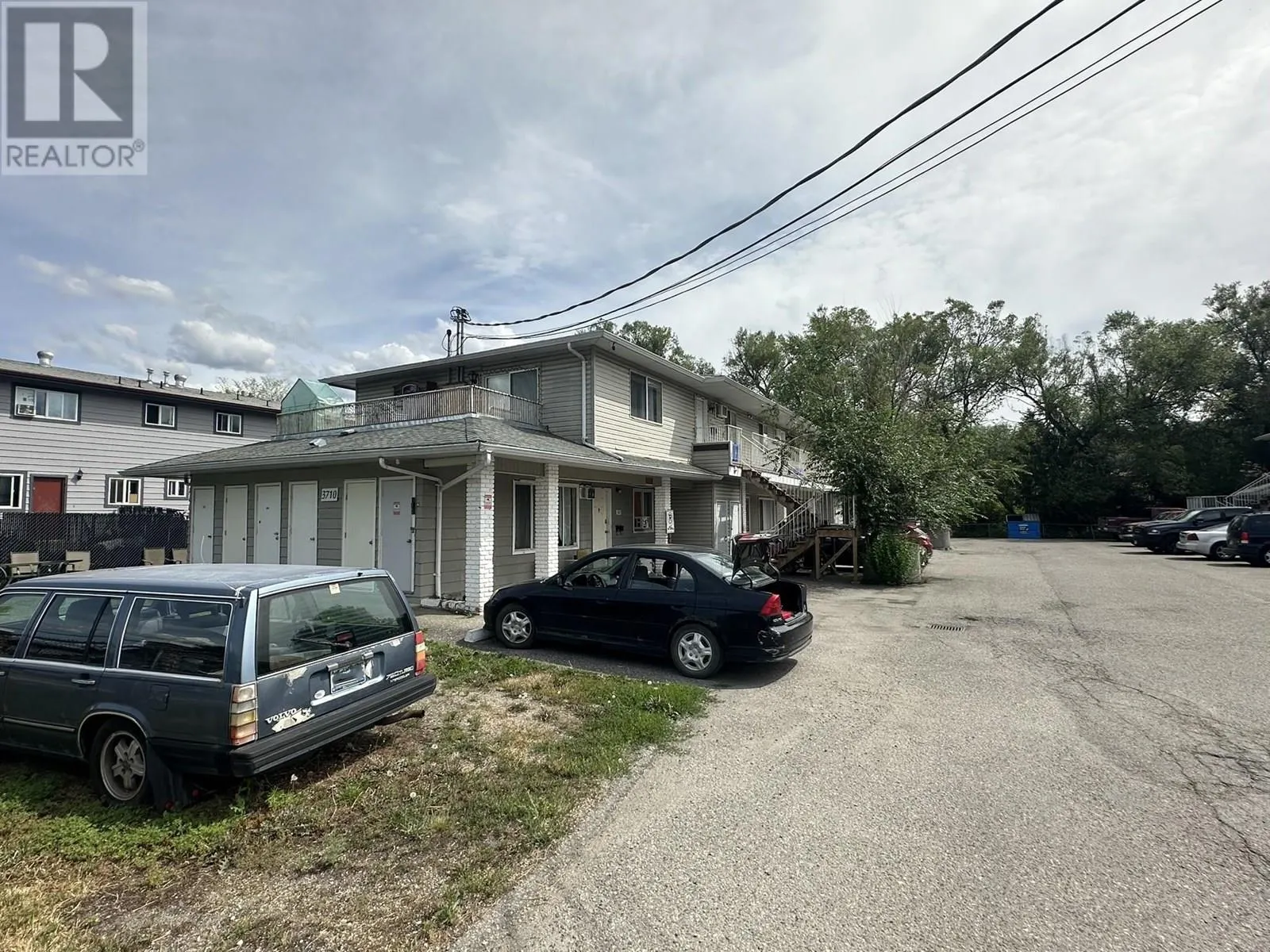 3710-3712 24 Avenue