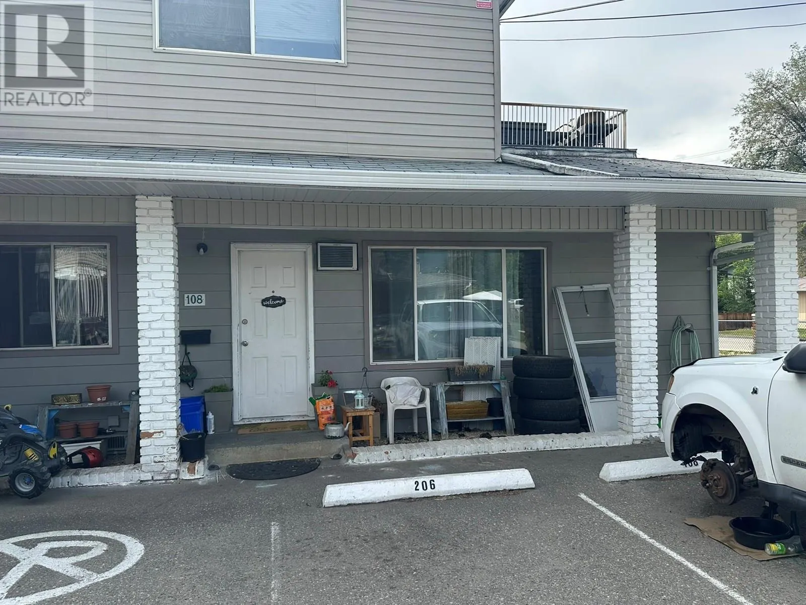3710-3712 24 Avenue