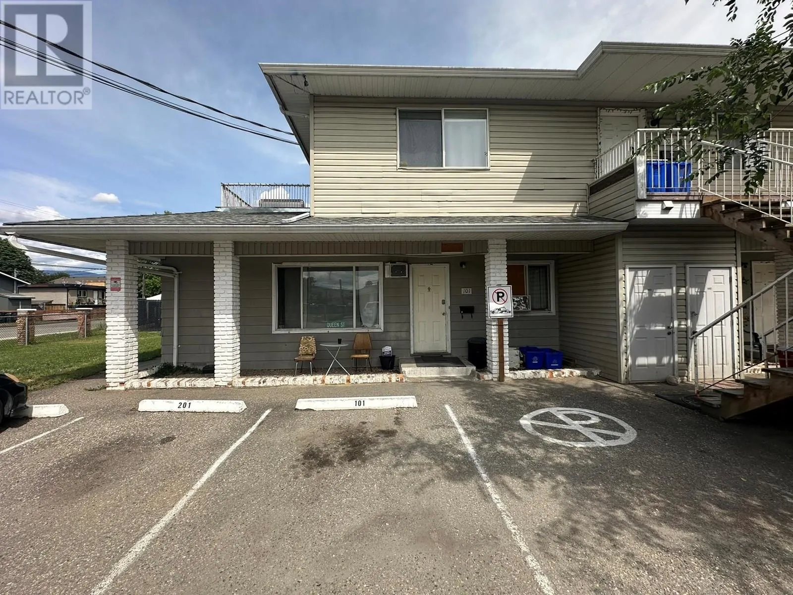 3710-3712 24 Avenue