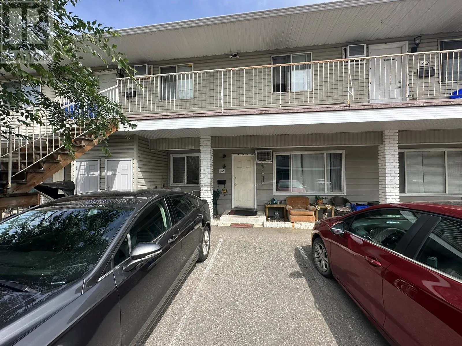 3710-3712 24 Avenue