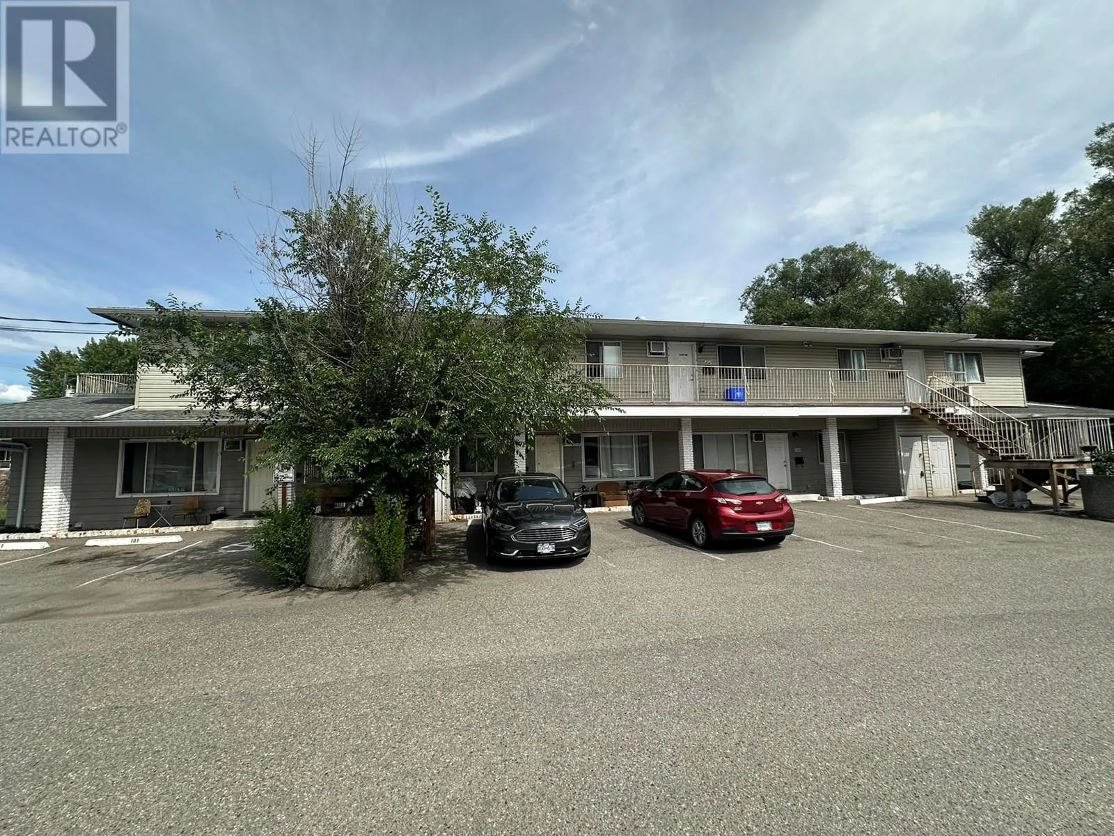 3710-3712 24 Avenue