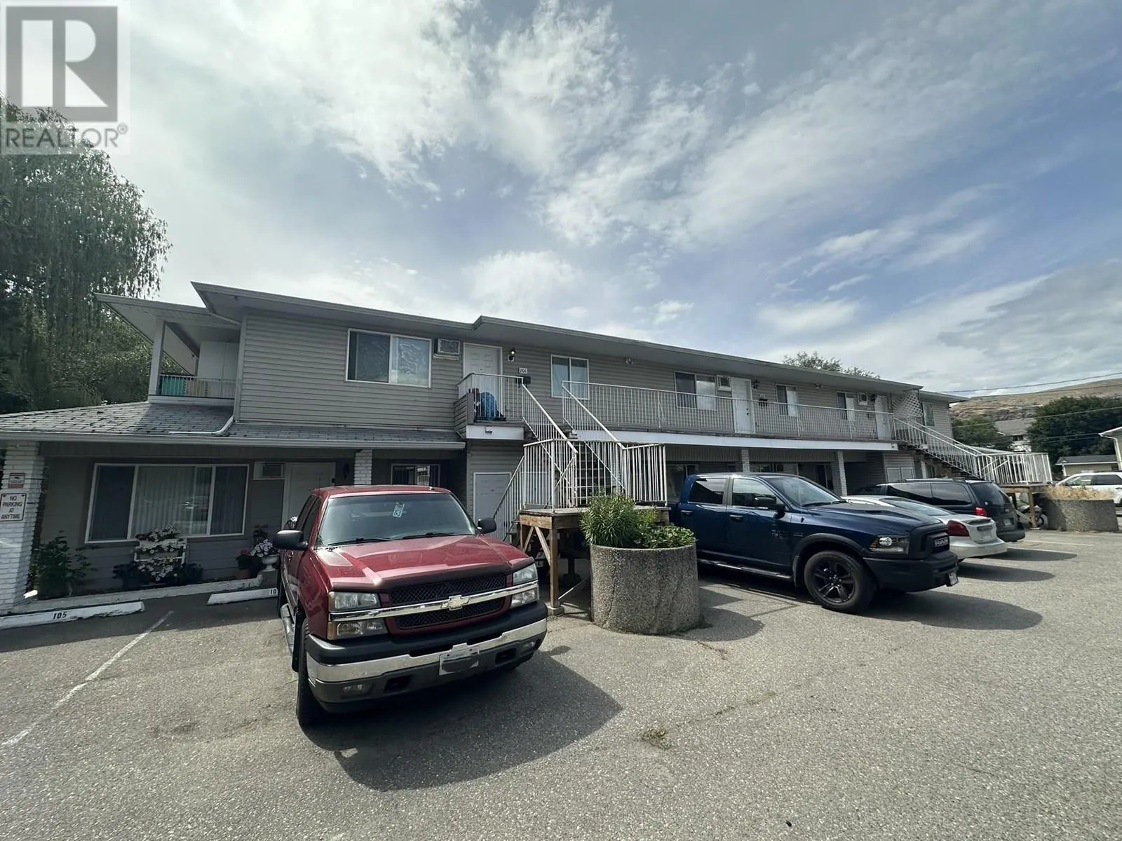 3710-3712 24 Avenue