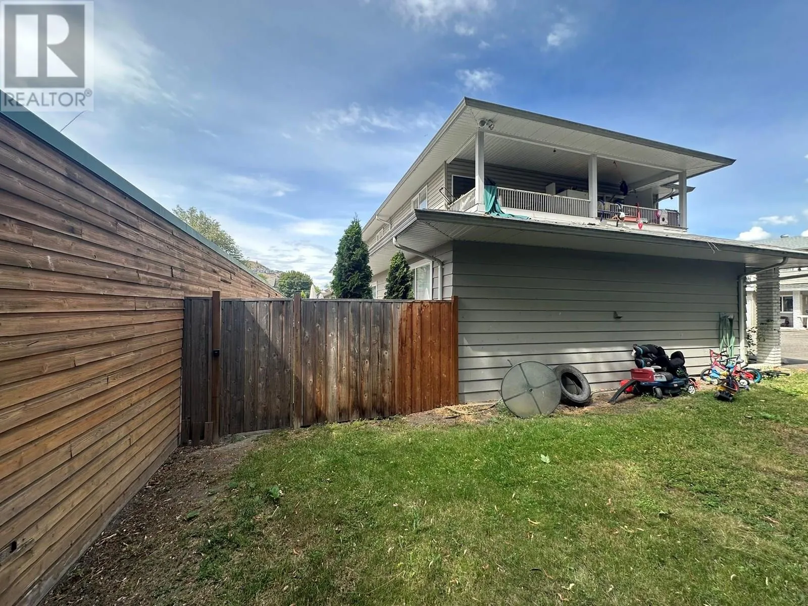 3710-3712 24 Avenue