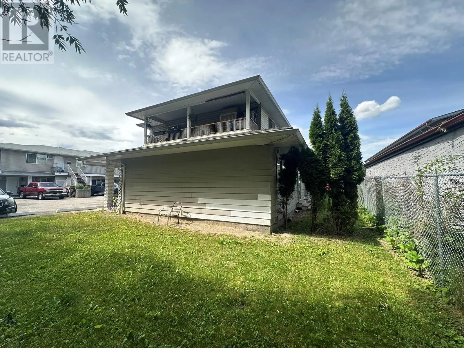 3710-3712 24 Avenue