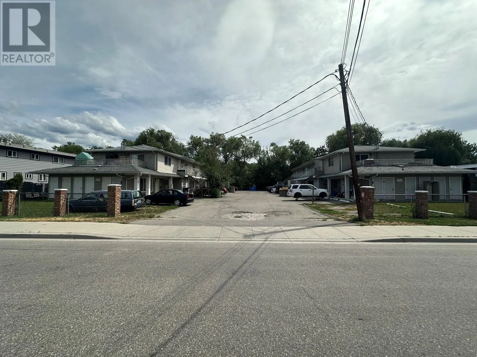 3710-3712 24 Avenue
