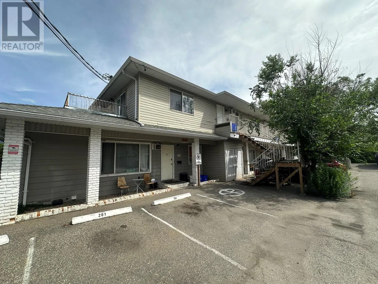3710-3712 24 Avenue