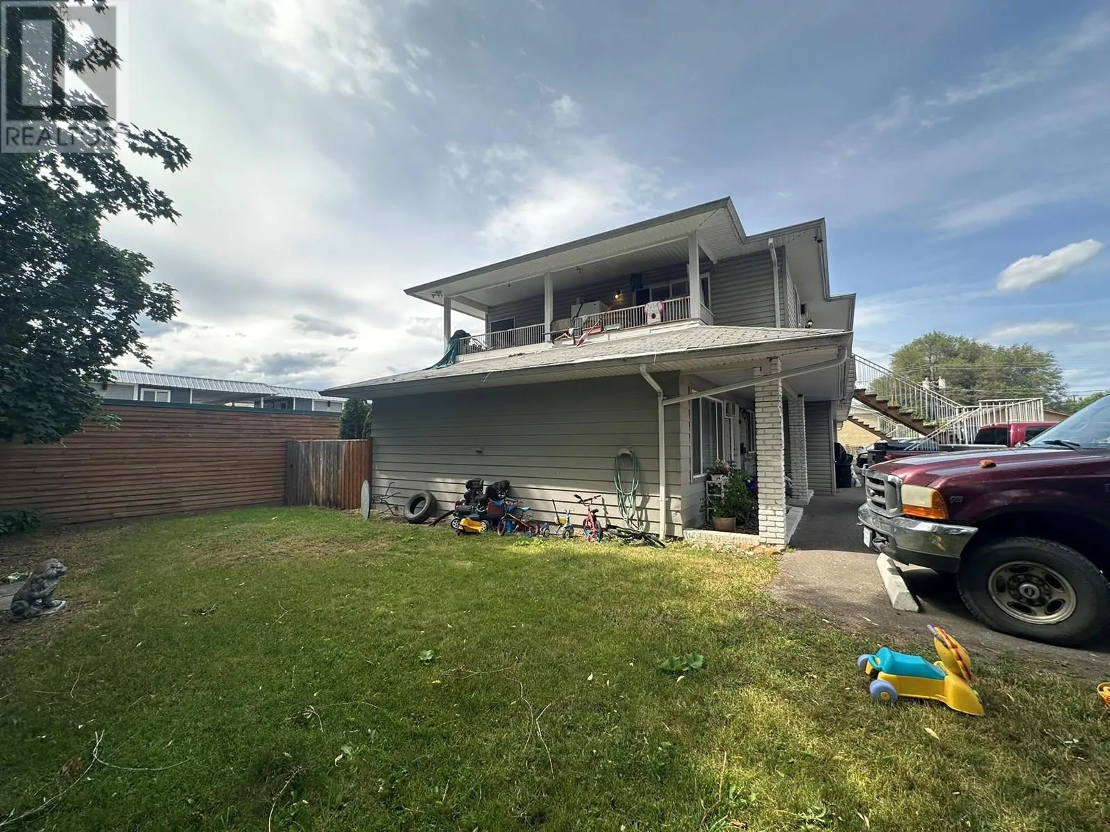 3710-3712 24 Avenue