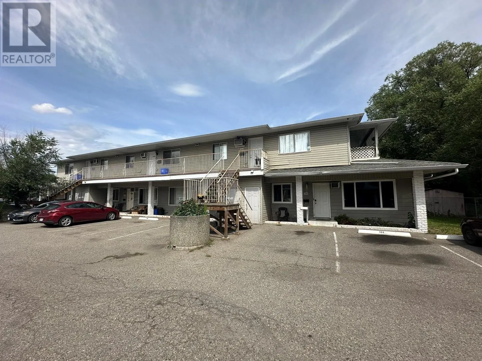 3710-3712 24 Avenue