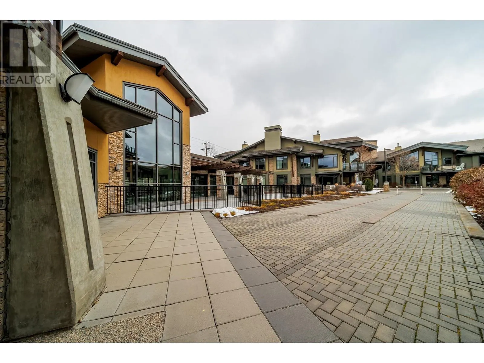 4380 Lakeshore Road Unit# 226