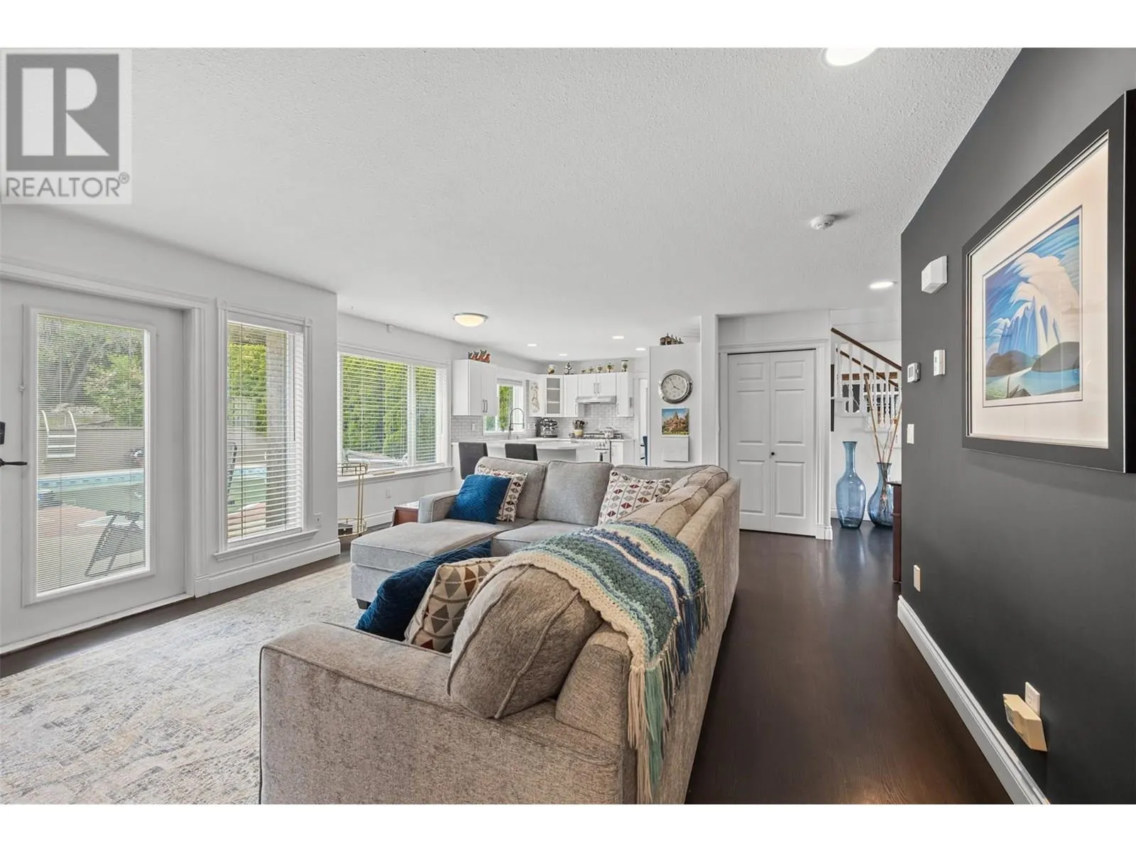 3016 Lakeview Cove Road