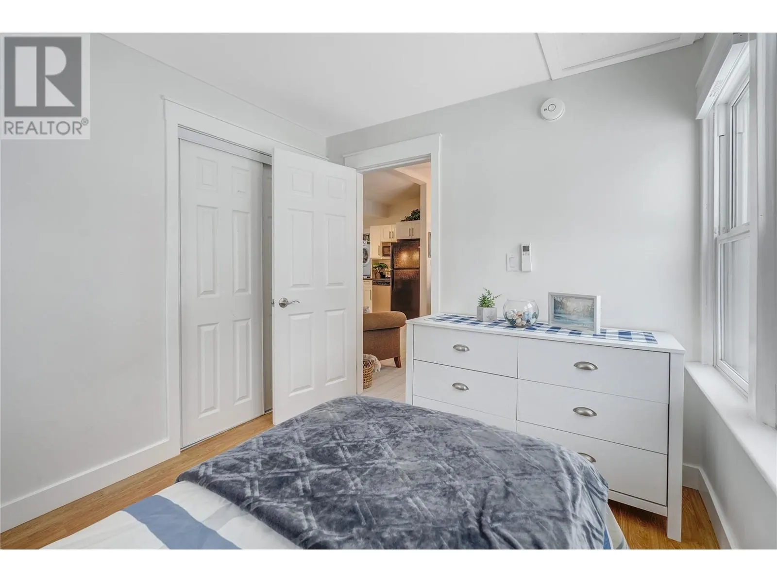11212 Victoria Road