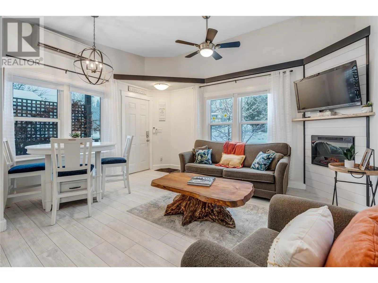 11212 Victoria Road