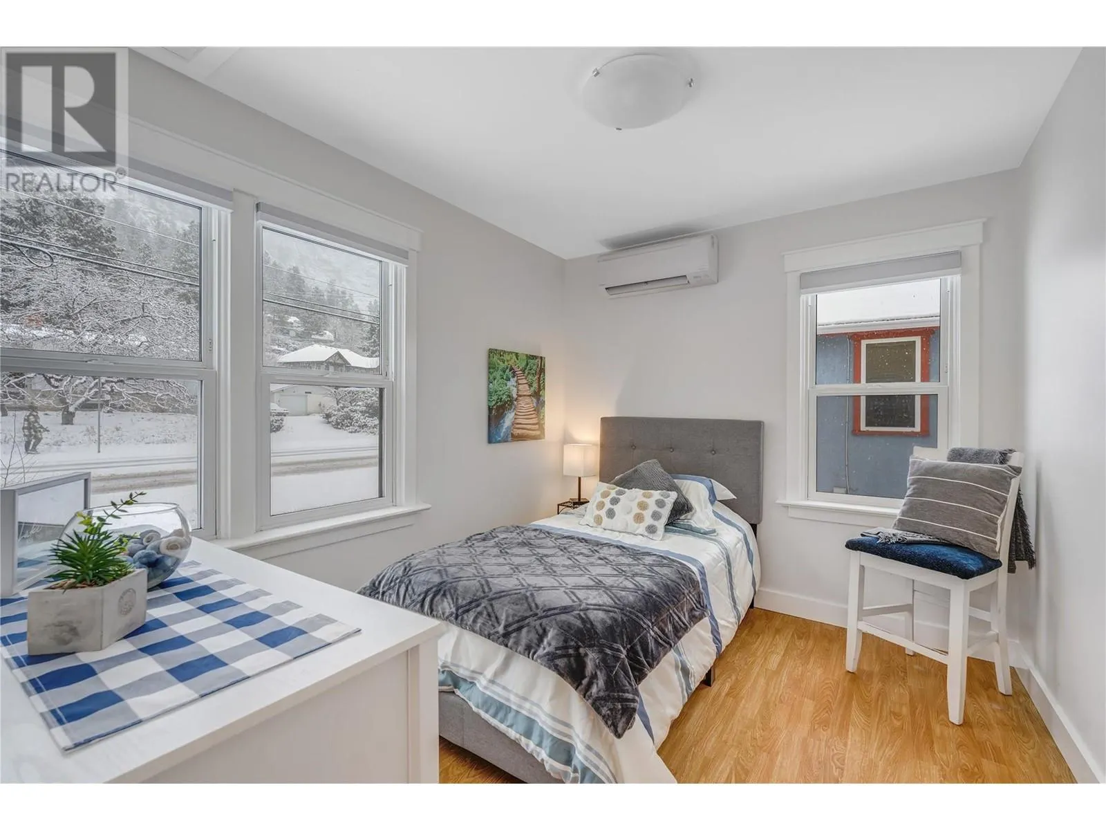 11212 Victoria Road