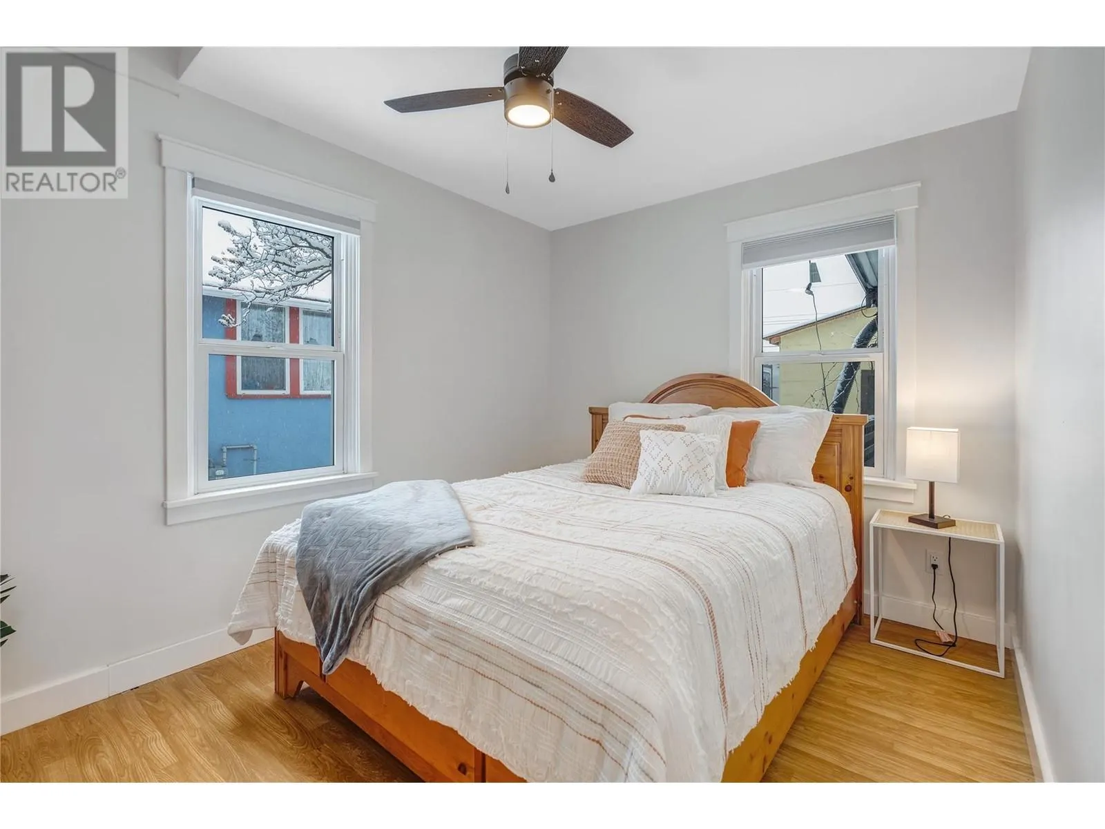 11212 Victoria Road