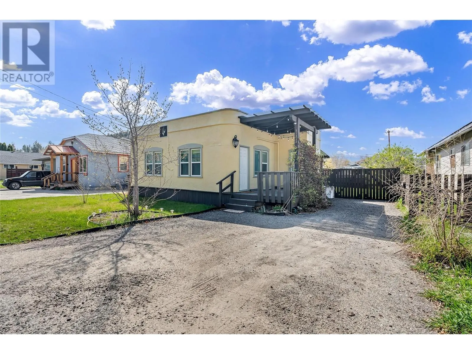 11212 Victoria Road