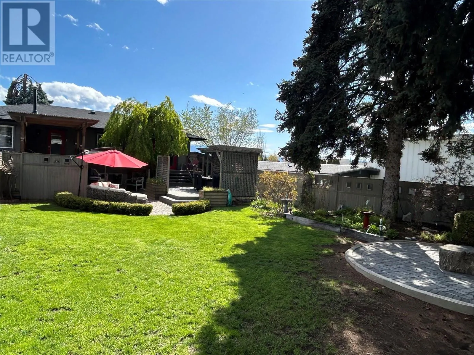 1508 Pinehurst Crescent