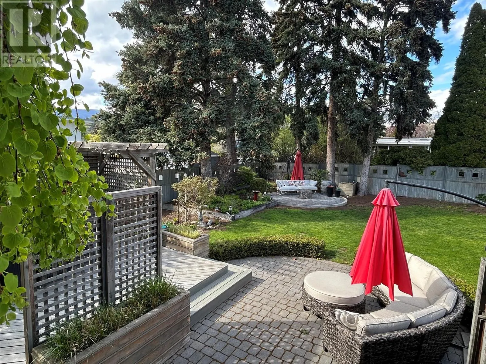 1508 Pinehurst Crescent