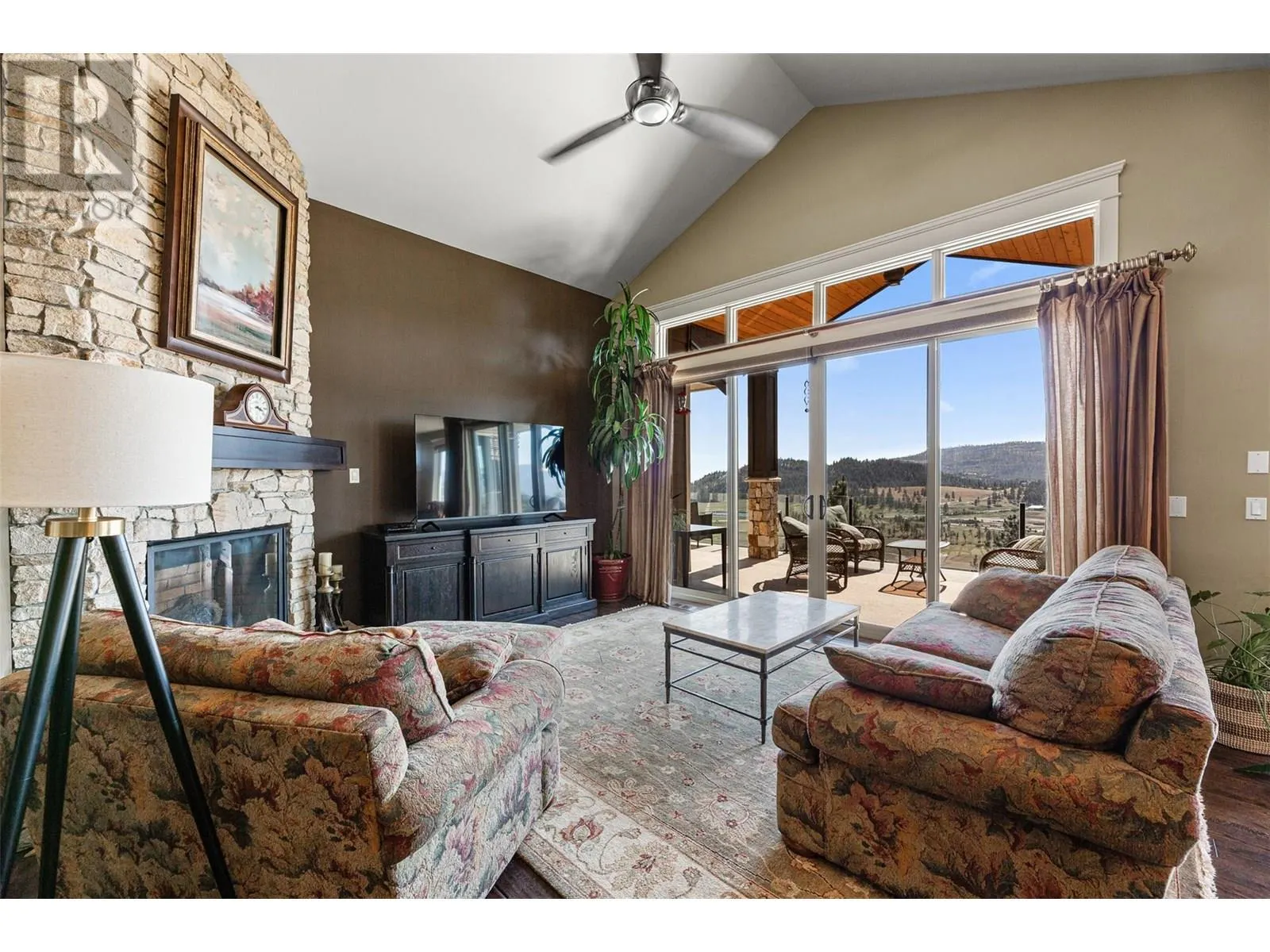 1732 Capistrano Peaks Crescent