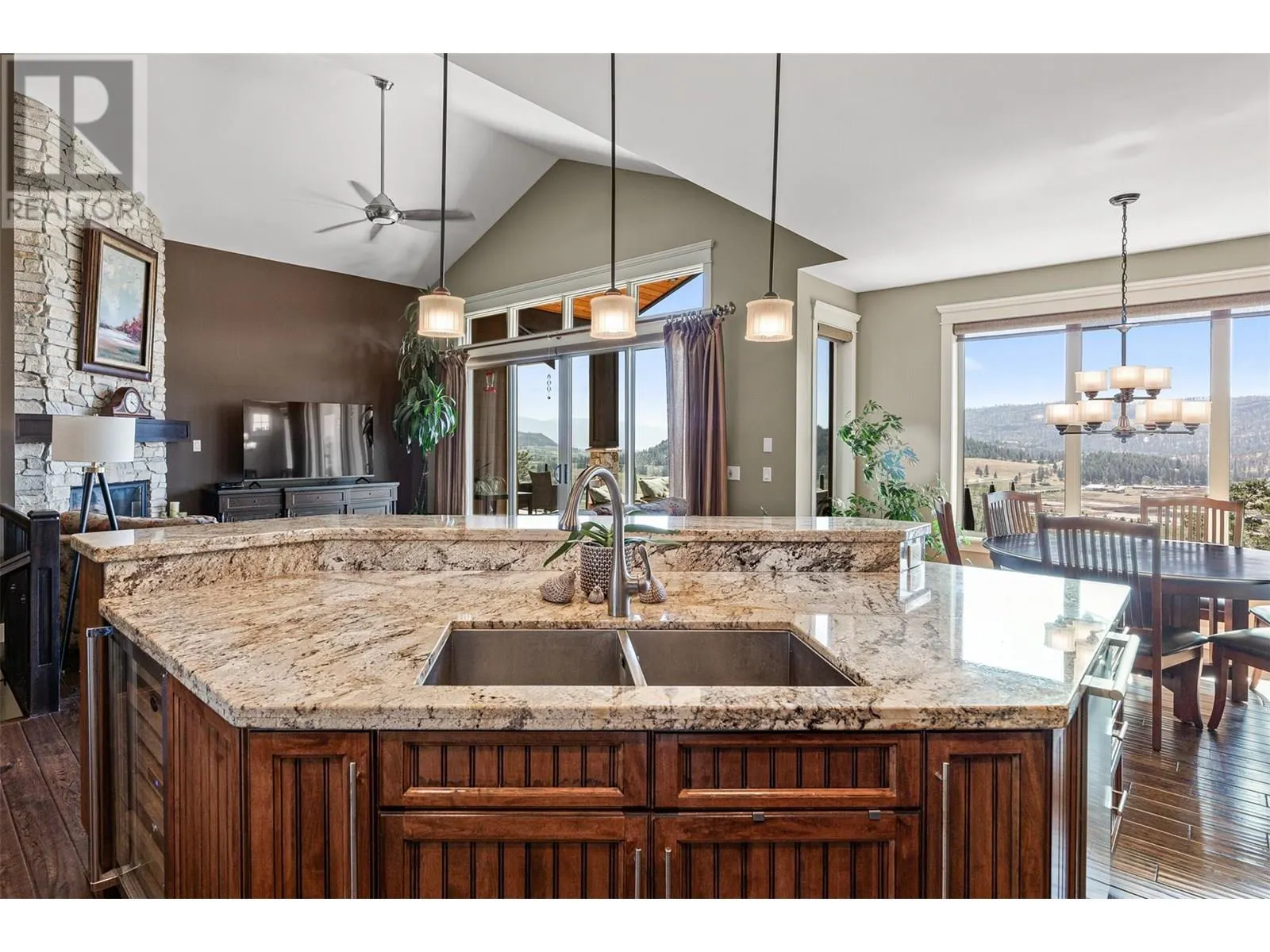 1732 Capistrano Peaks Crescent