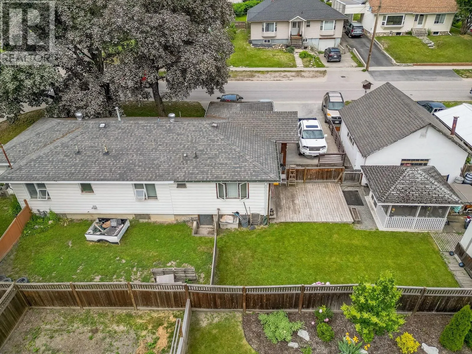 729 Stanley Avenue