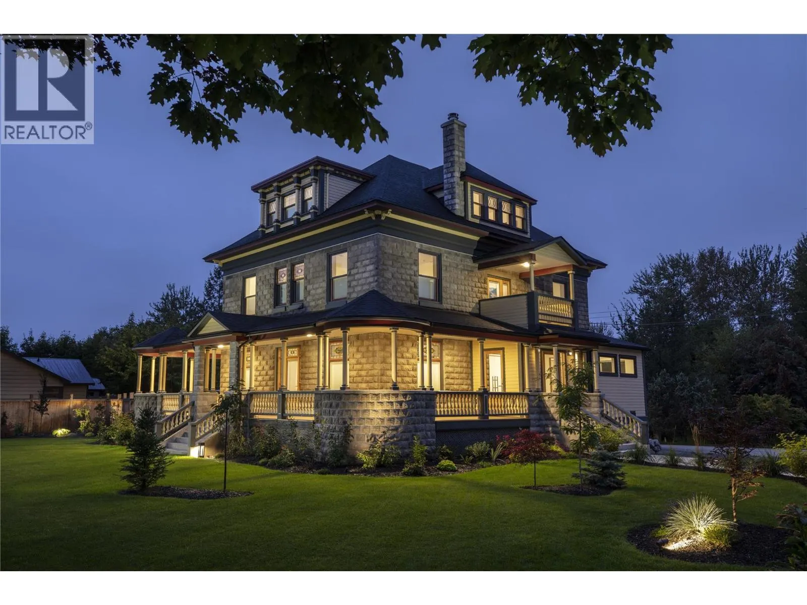 805 & 815 Mackenzie Avenue