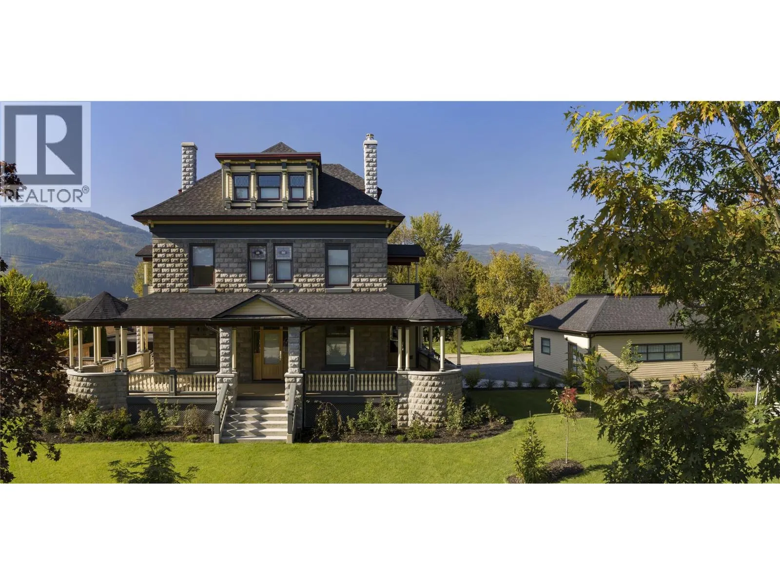 805 & 815 Mackenzie Avenue