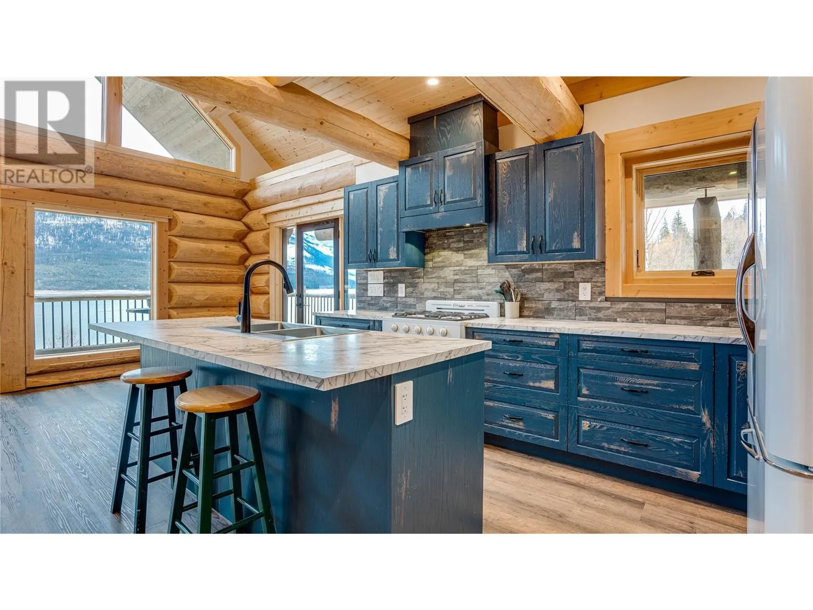 682 Lower Inonoaklin Road