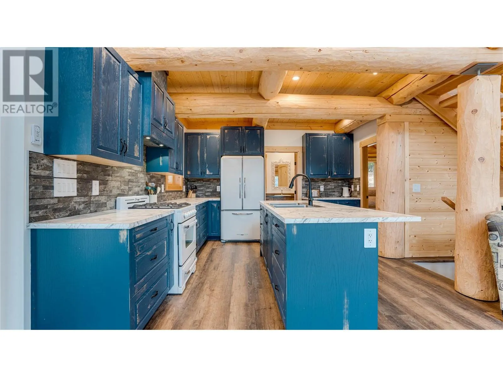 682 Lower Inonoaklin Road
