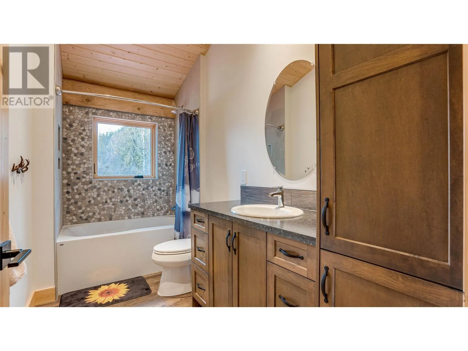 682 Lower Inonoaklin Road