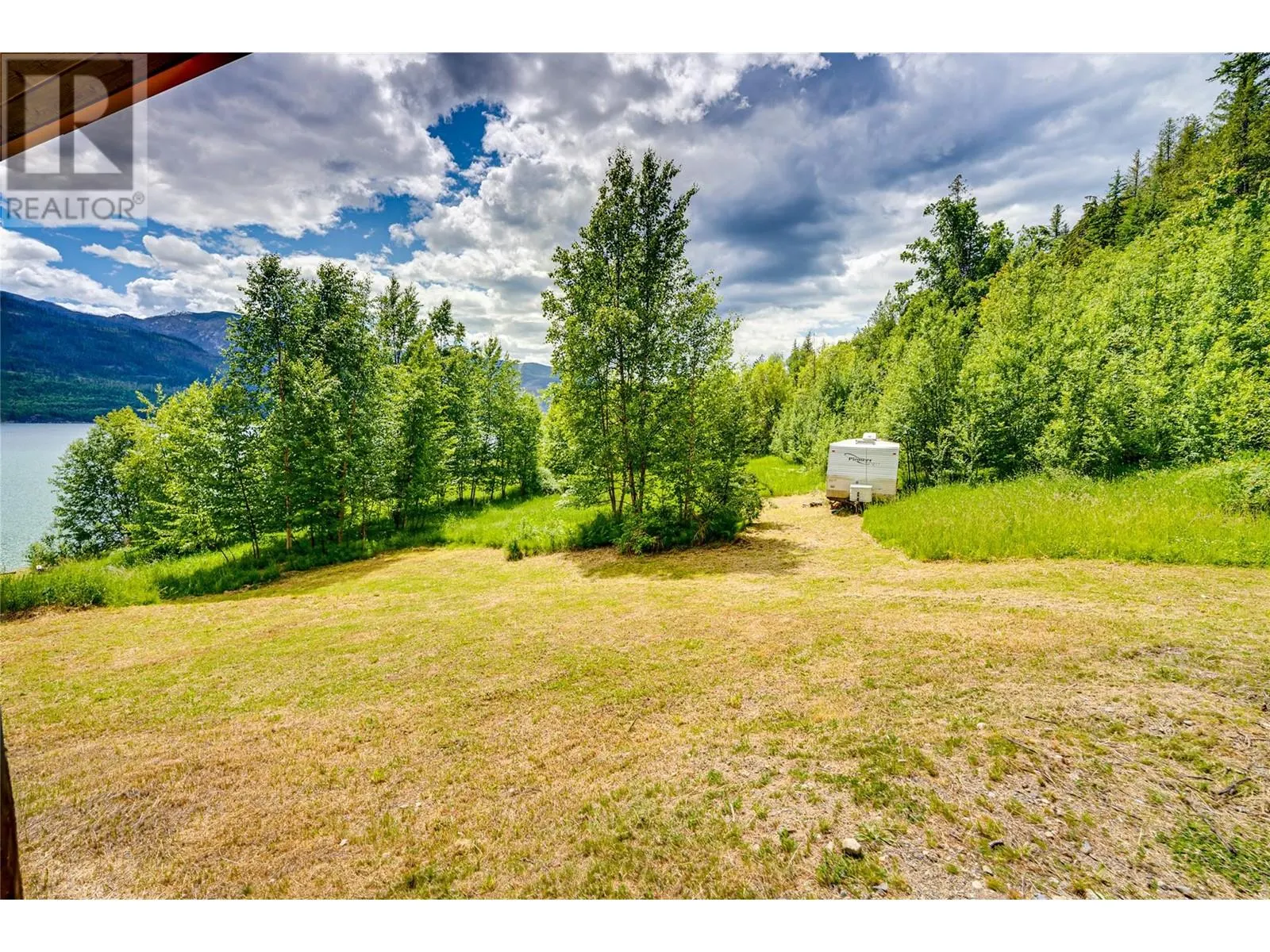 682 Lower Inonoaklin Road