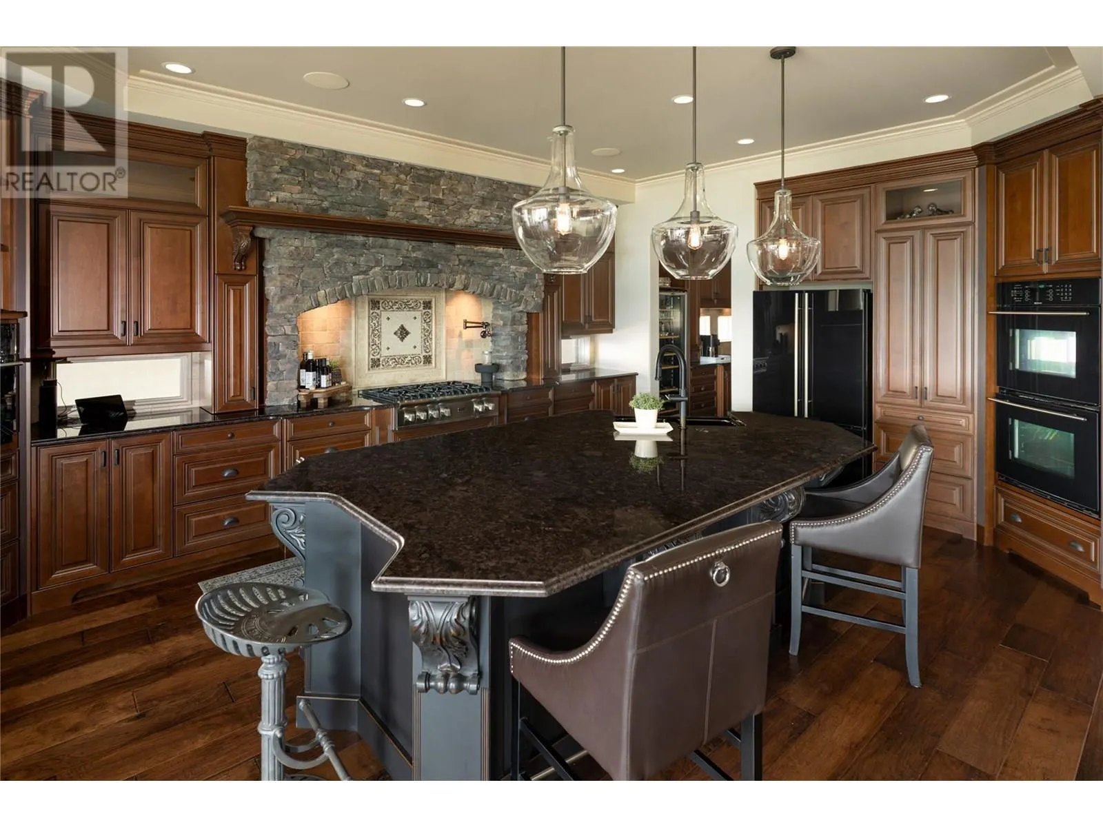 710 ARBOR VIEW Drive