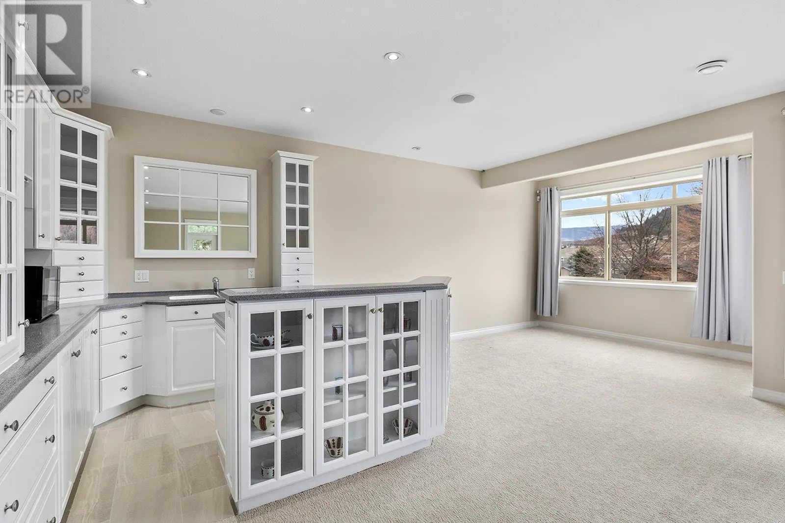 550 Glenmeadows Road Unit# 115