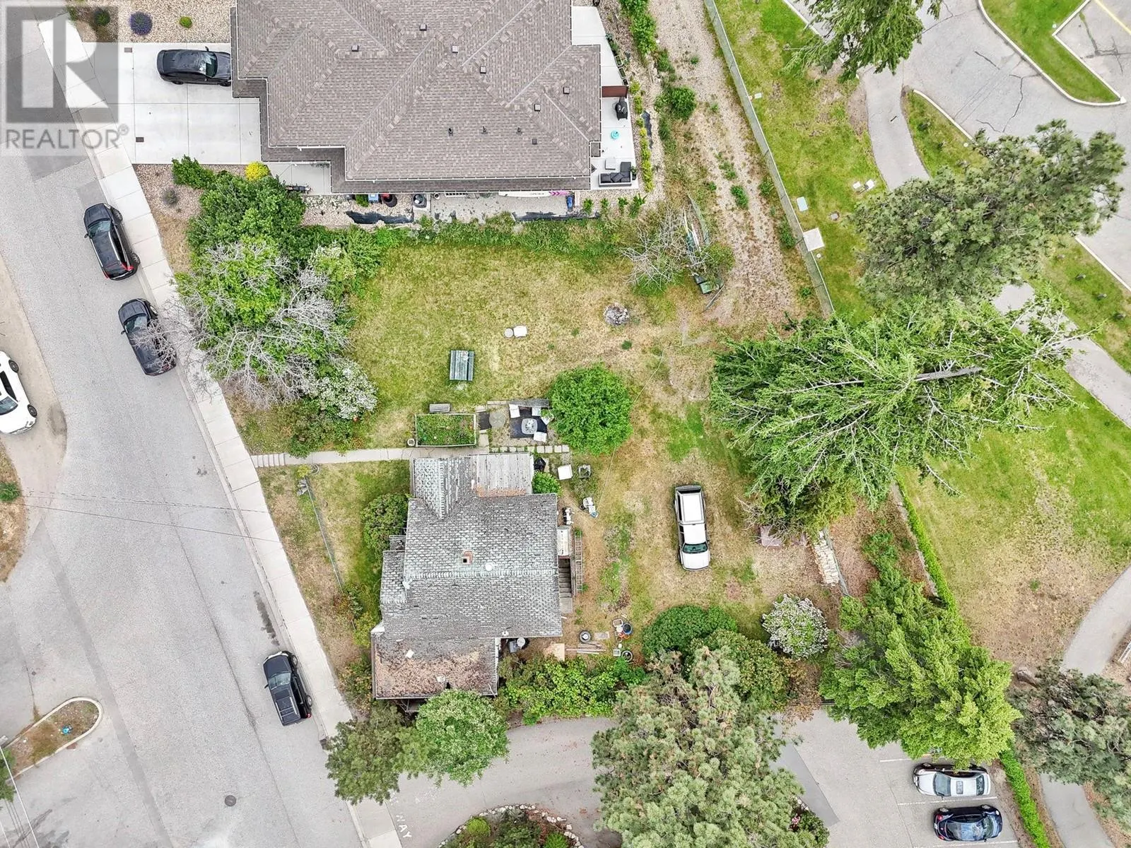 2571&2573 Hebert Road