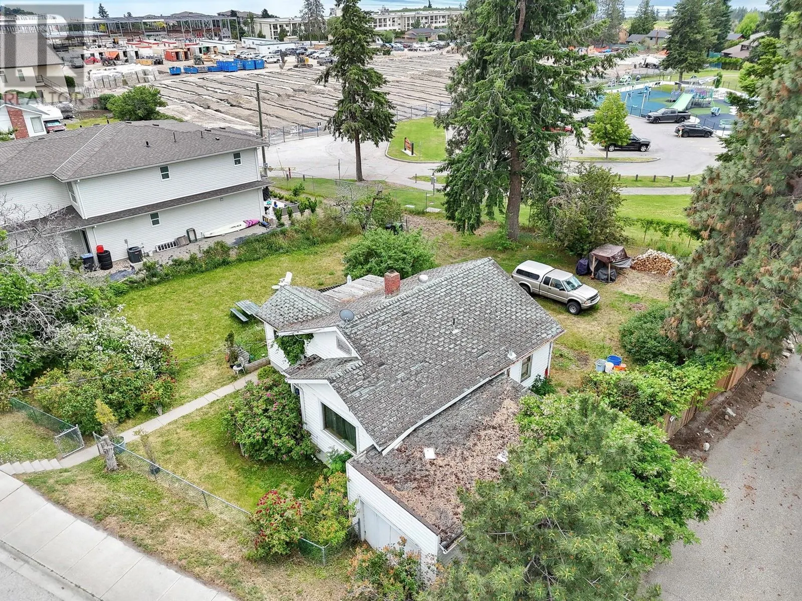 2571&2573 Hebert Road
