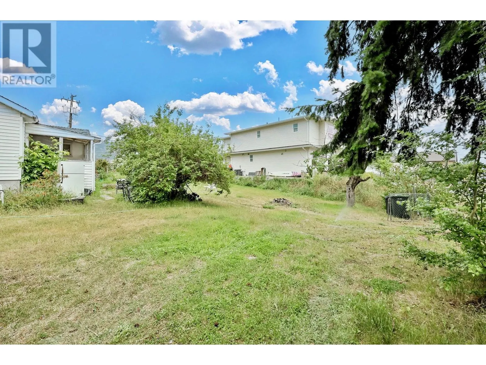 2571&2573 Hebert Road
