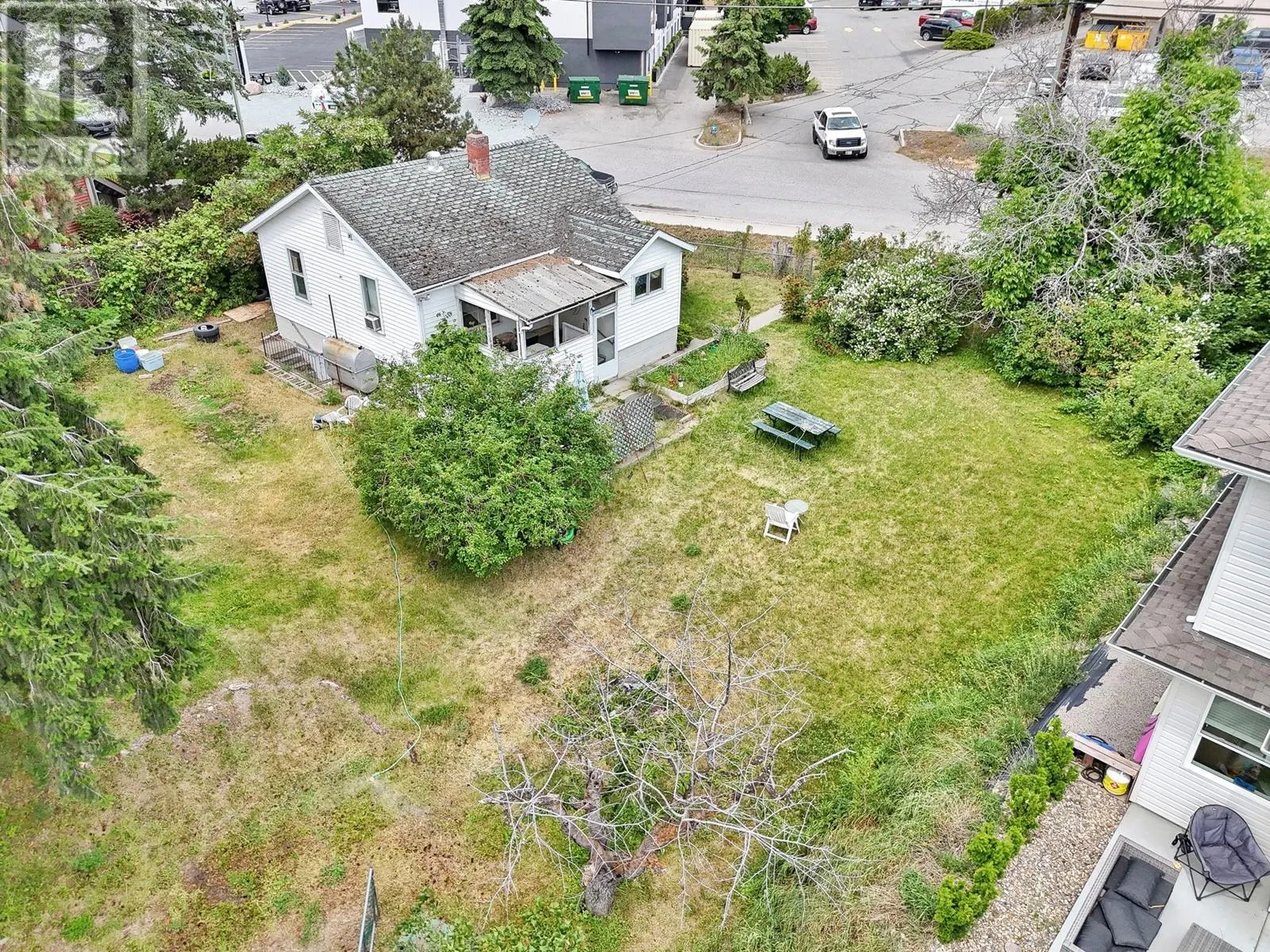 2571&2573 Hebert Road