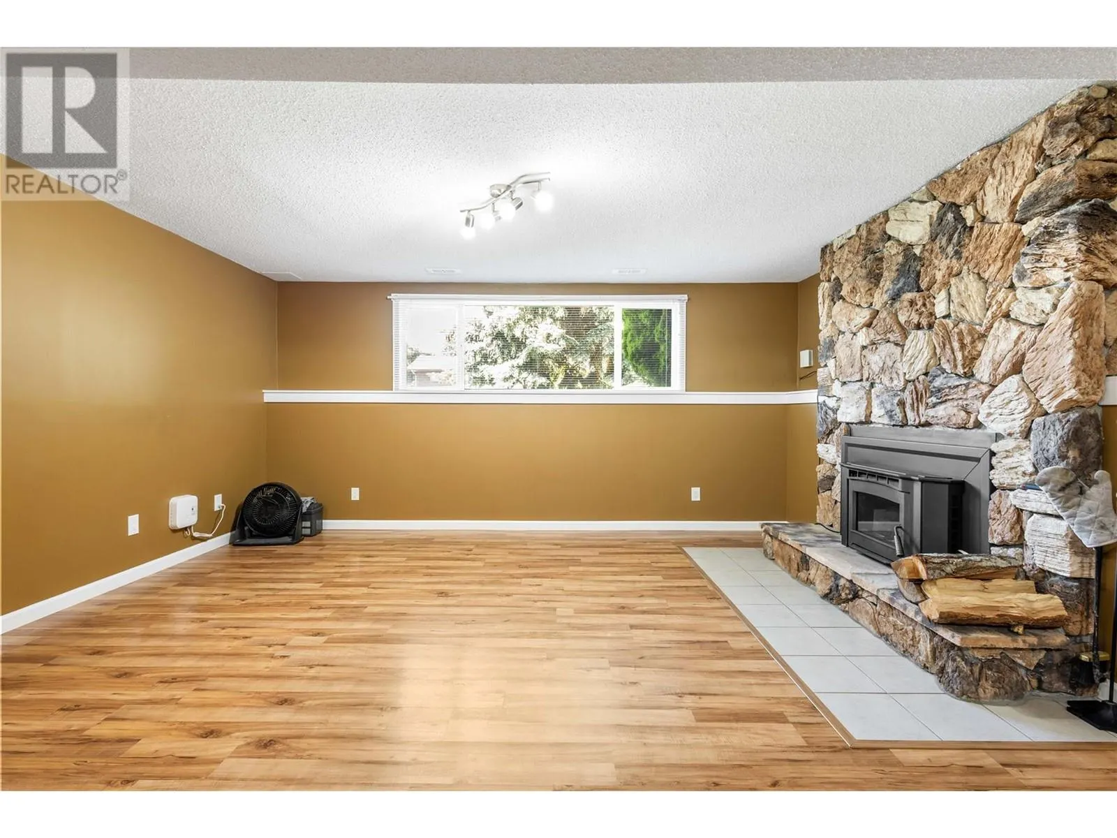 2141 Kaslo Court