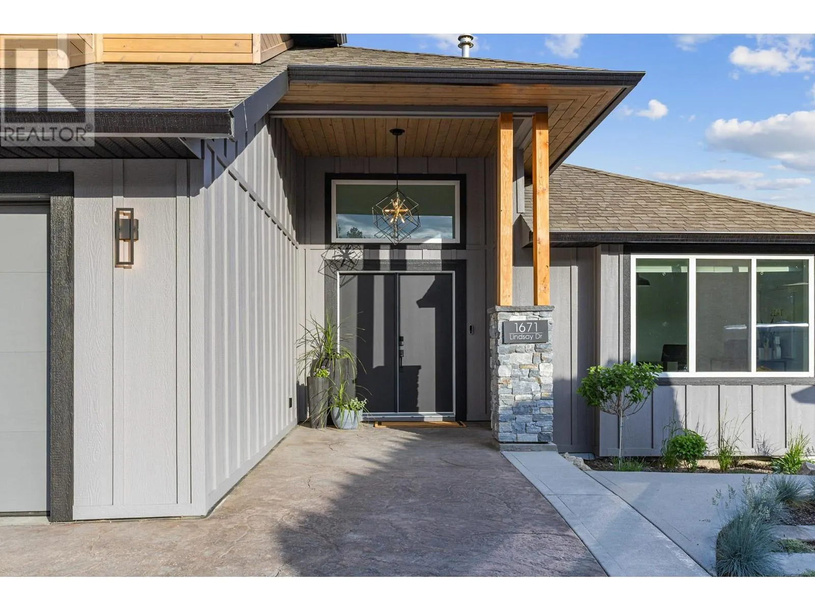 1671 Lindsay Drive
