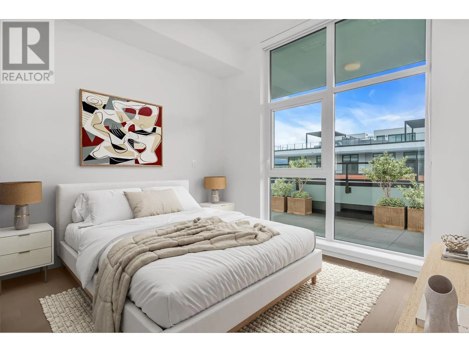 3389 Lakeshore Road Unit# 601
