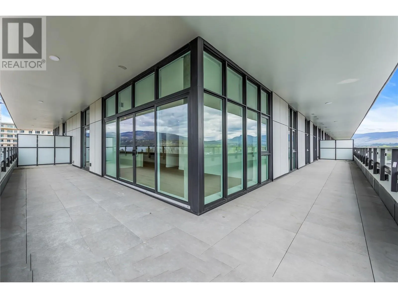 3389 Lakeshore Road Unit# 601