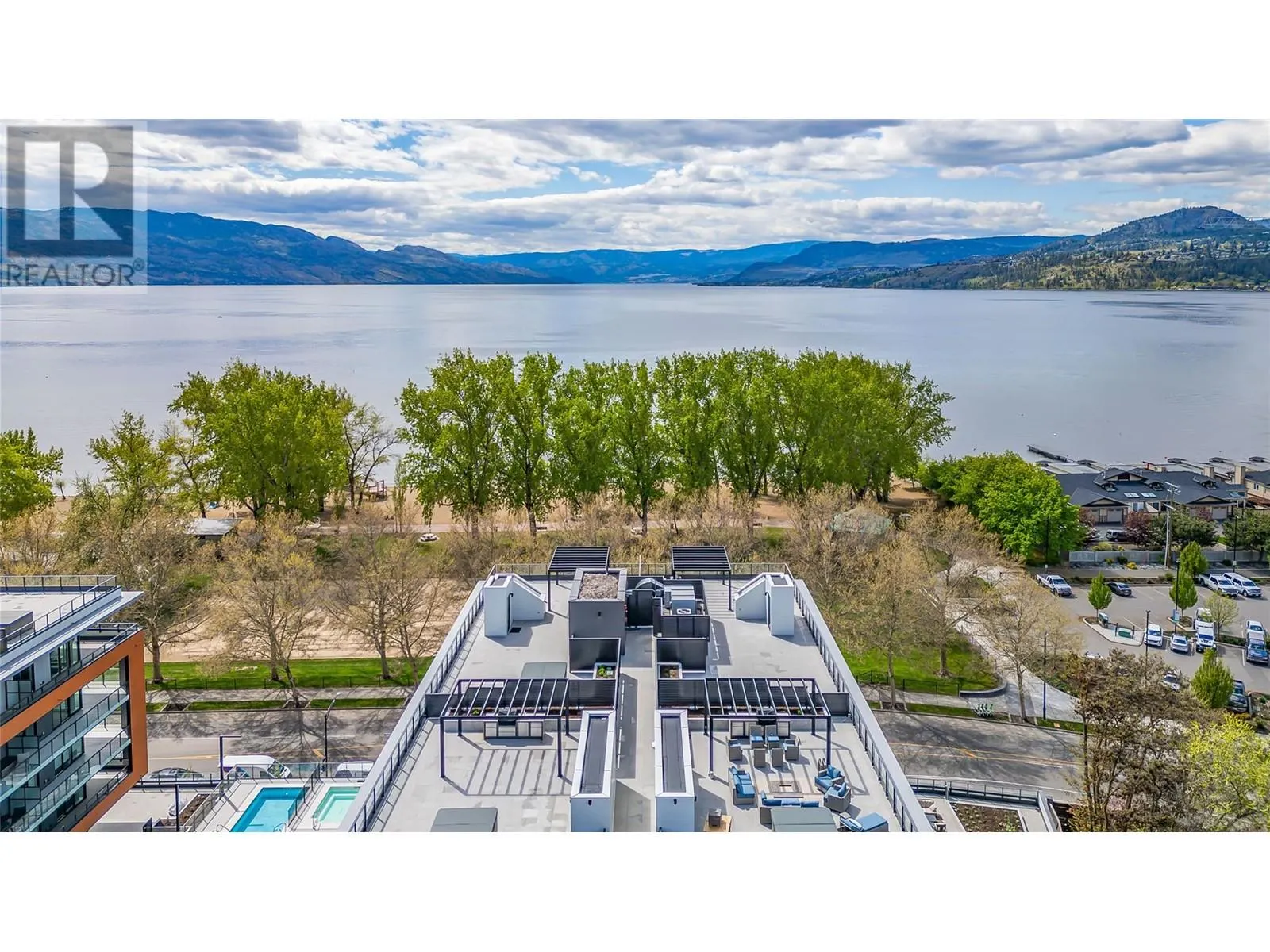 3389 Lakeshore Road Unit# 601